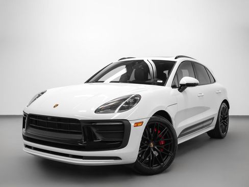 Certified 2022 Porsche Macan GTS image 1