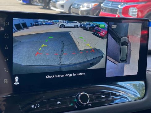 New 2025 Mitsubishi Outlander SE image 10