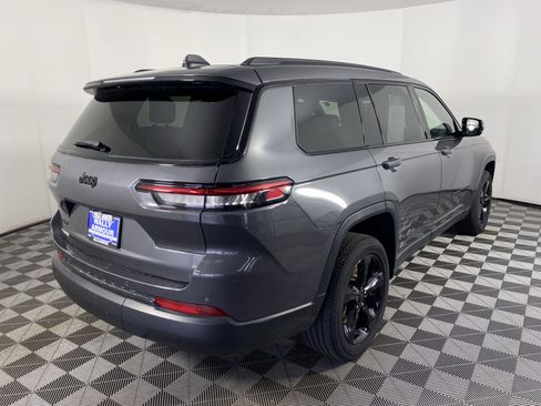 Used 2023 Jeep Grand Cherokee L Laredo image 8