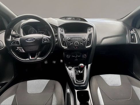Used 2018 Ford Focus ST FWD image 7