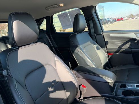 Used 2025 Ford Escape Platinum image 12