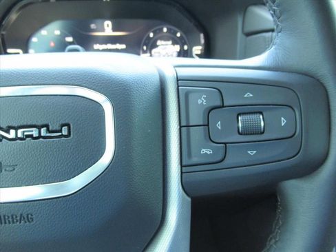 Used 2024 GMC Yukon XL Denali w/ Denali Reserve Package AWD/4WD image 27