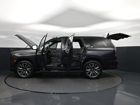 Used 2022 Cadillac Escalade Sport w/ Touring Package AWD/4WD image 46
