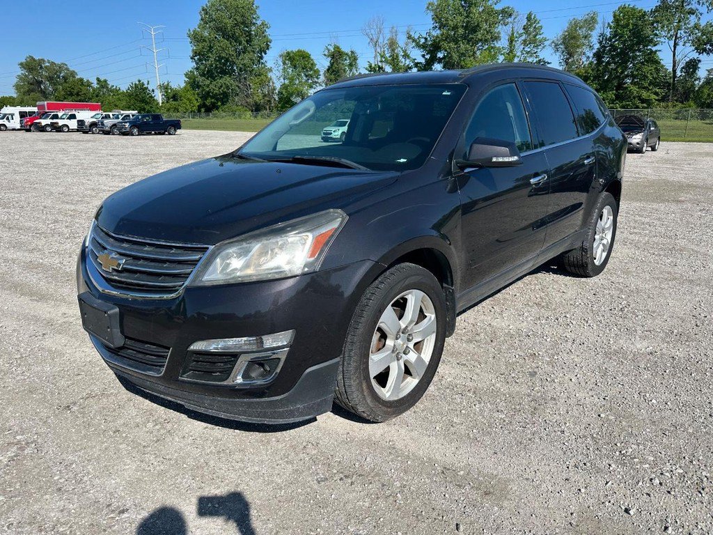 Used 2016 Chevrolet Traverse LT w/ Style and Technology Package FWD image 4