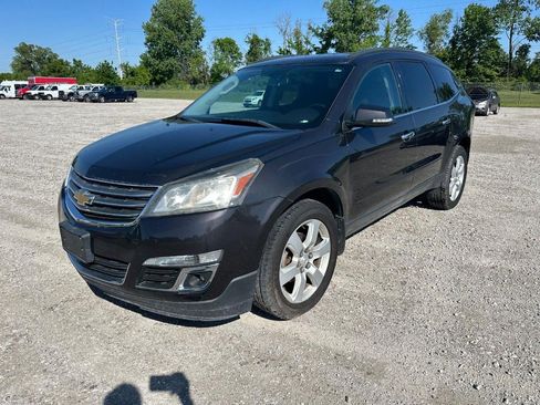 Used 2016 Chevrolet Traverse LT w/ Style and Technology Package FWD image 4