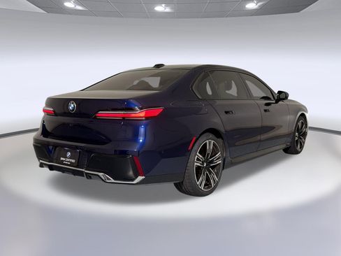 Used 2023 BMW 740i w/ Executive Package RWD image 9