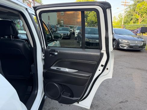 Used 2016 Jeep Compass Latitude AWD/4WD image 31