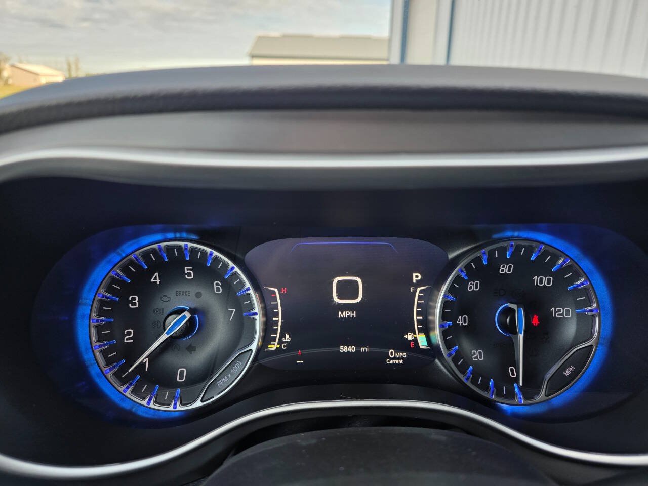Used 2025 Chrysler Pacifica Select FWD image 8