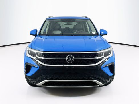 Used 2022 Volkswagen Taos SEL AWD/4WD image 2