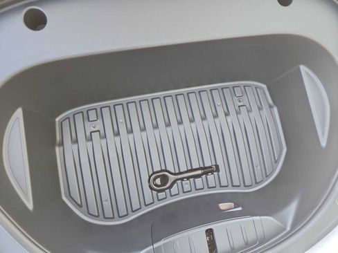 Used 2023 Tesla Model 3 Standard Range RWD image 13