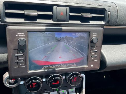 Used 2025 Toyota GR86 w/ ALL Weather Mat Package (TMS) RWD image 25