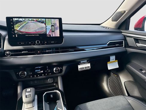 New 2025 Mitsubishi Outlander SE image 25