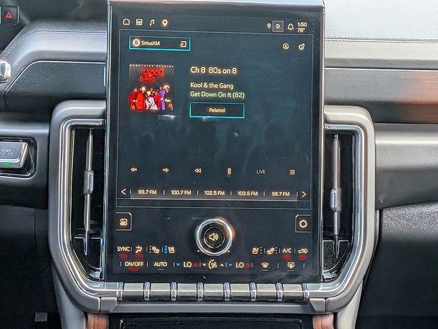 Used 2025 GMC Yukon XL Denali AWD/4WD image 19
