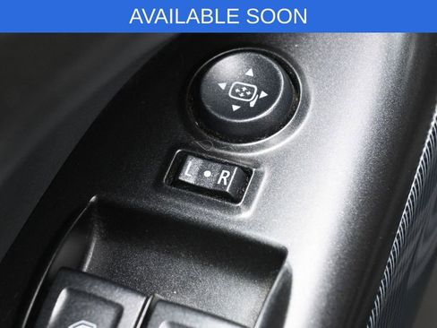 Used 2015 Chevrolet Colorado Z71 AWD/4WD image 12