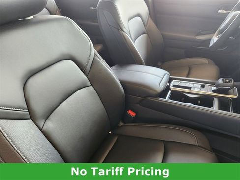 Certified 2025 Nissan Pathfinder SL image 12