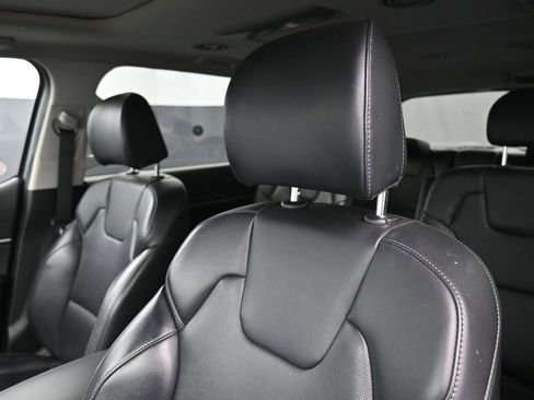 Used 2025 Kia Telluride S image 21