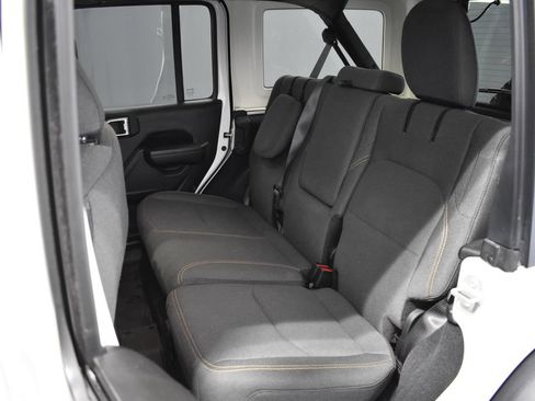 Used 2024 Jeep Wrangler Unlimited AWD/4WD image 36