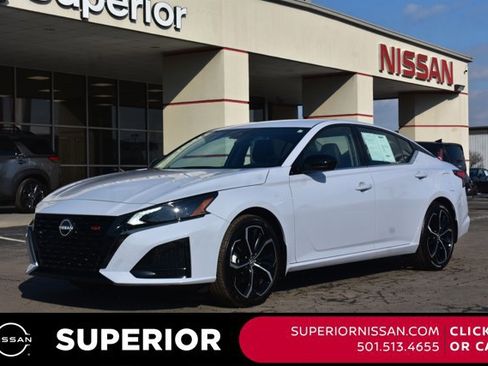 Used 2025 Nissan Altima 2.5 SR image 1