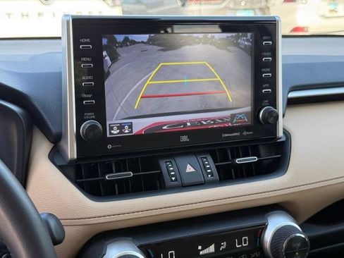 Used 2022 Toyota RAV4 Limited FWD image 16