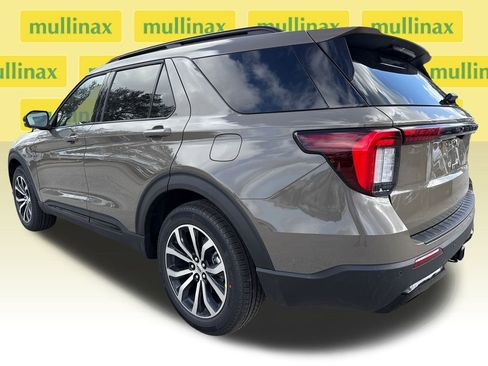 New 2026 Ford Explorer ST-Line image 4