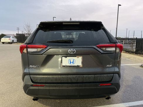 Used 2021 Toyota RAV4 XLE image 5