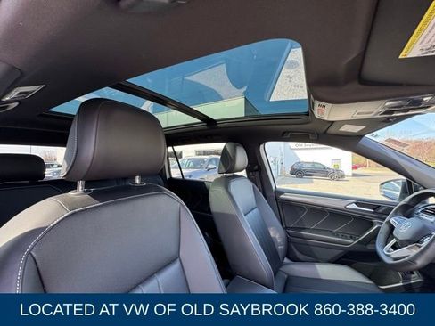 Used 2024 Volkswagen Tiguan SE R-Line image 29