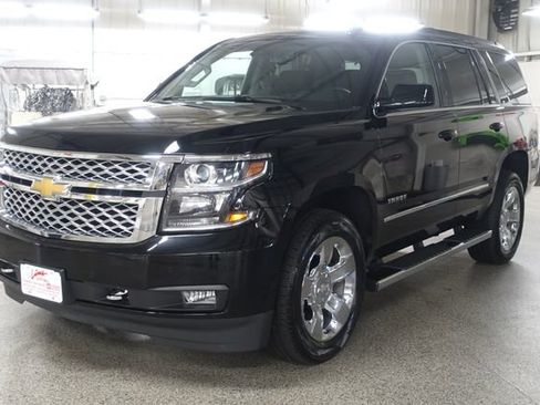 Used 2018 Chevrolet Tahoe LT w/ LT Signature Package AWD/4WD image 3