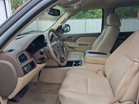 Used 2010 GMC Yukon XL SLE w/ SLE-2 Equipment Package RWD image 12