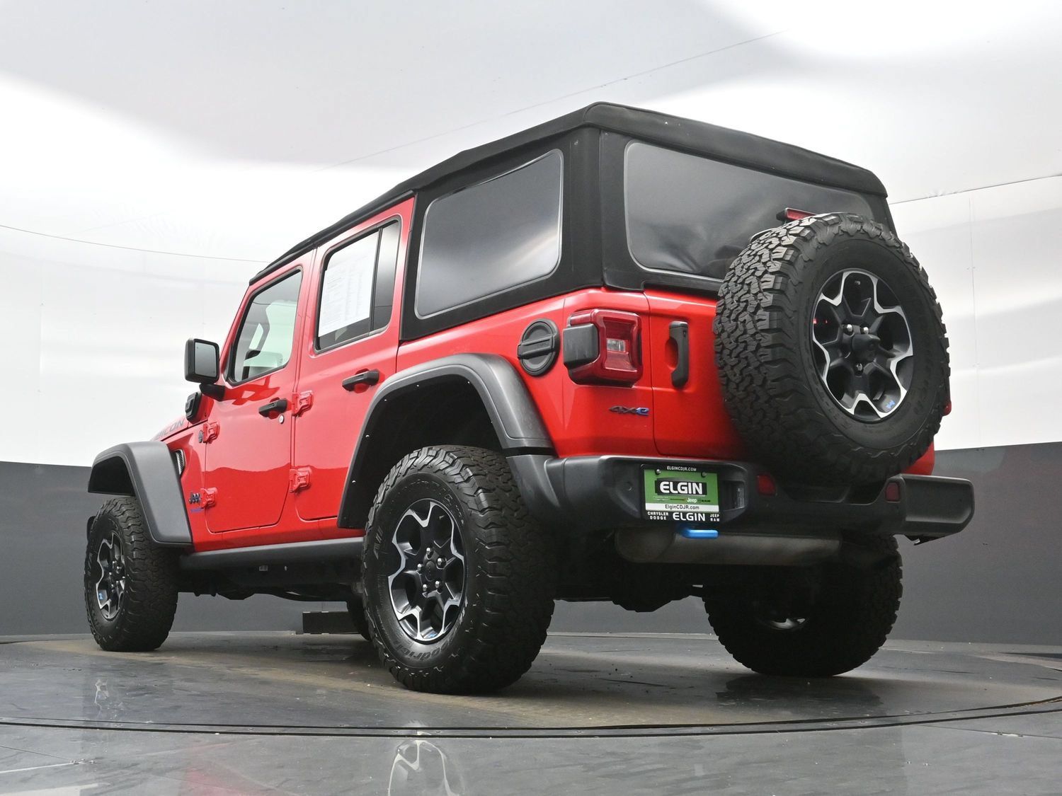 Used 2022 Jeep Wrangler Unlimited Rubicon 4xe w/ Cold Weather Group AWD/4WD image 30
