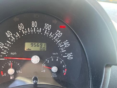 Used 2003 Volkswagen Beetle GL image 11