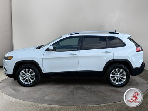 Used 2020 Jeep Cherokee Latitude w/ Cold Weather Group AWD/4WD image 4