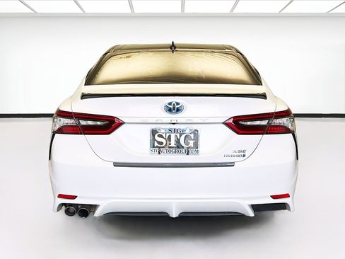 Used 2021 Toyota Camry XSE image 5