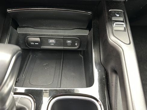 Used 2025 Kia Telluride S AWD/4WD image 21