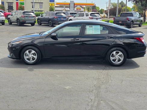 Used 2023 Hyundai Elantra SE FWD image 6