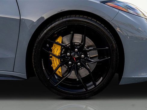 Used 2025 Chevrolet Corvette Z06 image 8