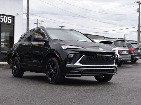 Used 2025 Buick Encore GX Sport Touring w/ Comfort Package image 3