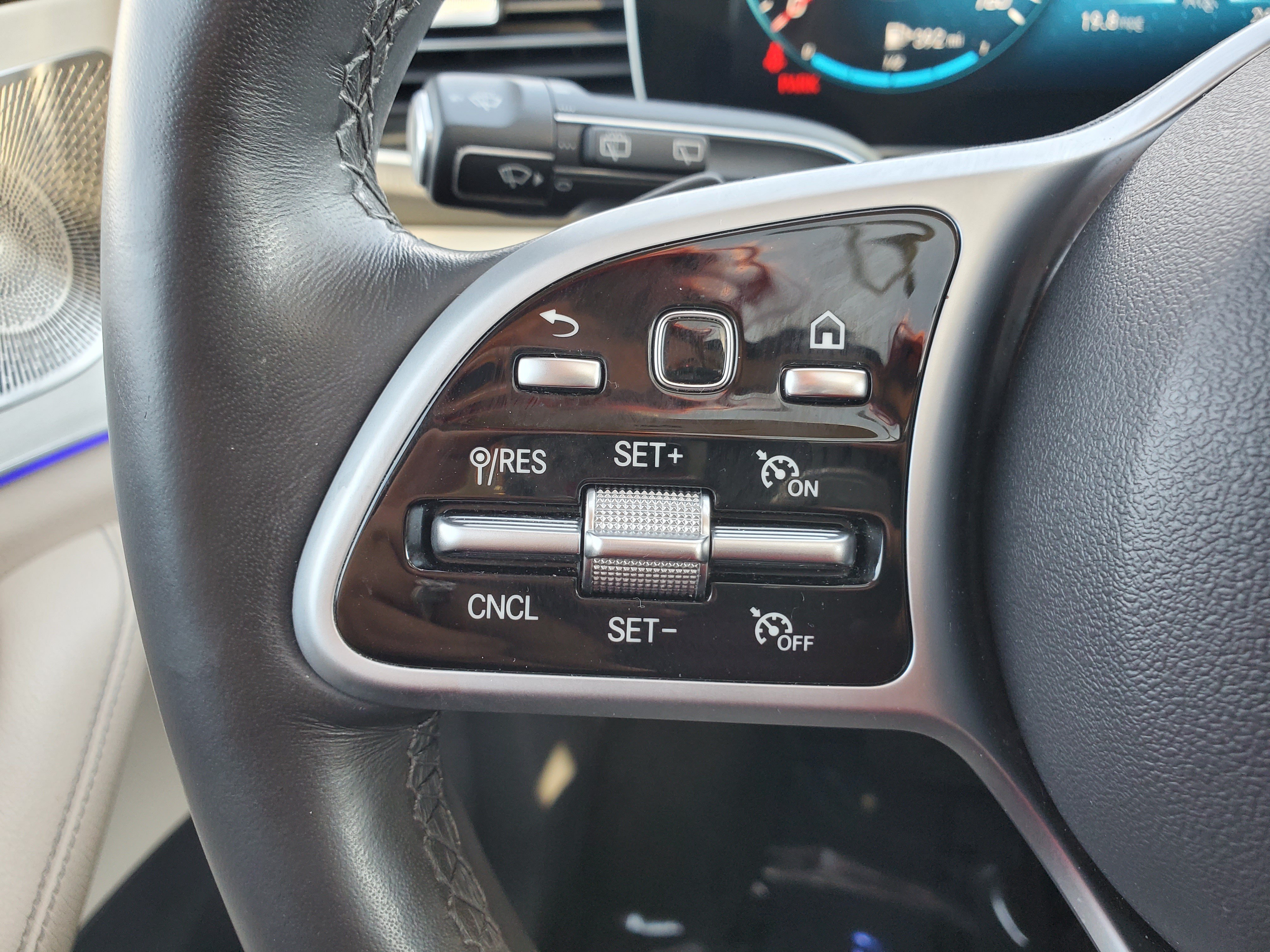 Used 2020 Mercedes-Benz GLE 350 4MATIC image 12