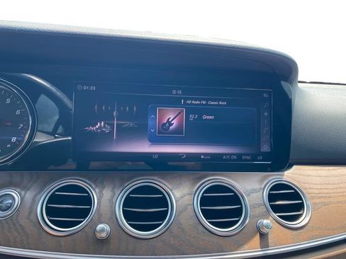 Used 2018 Mercedes-Benz E 300 image 25