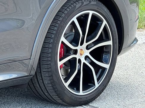 Certified 2023 Porsche Cayenne GTS AWD/4WD image 13