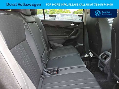 Certified 2024 Volkswagen Tiguan SE w/ Panoramic Sunroof Package image 31
