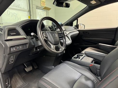Used 2025 Honda Odyssey Sport-L image 13