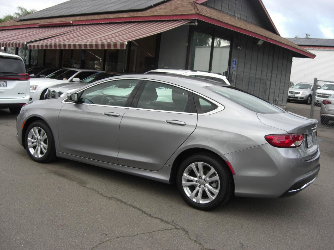 Used 2015 Chrysler 200 Limited FWD image 11