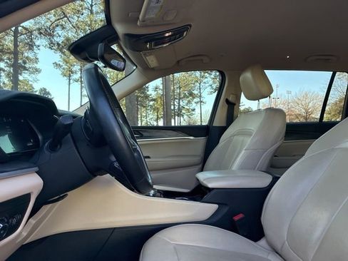 Used 2022 Jeep Grand Cherokee L Limited image 22