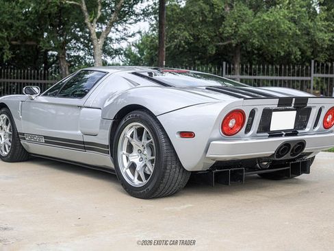 Used 2005 Ford GT RWD image 6