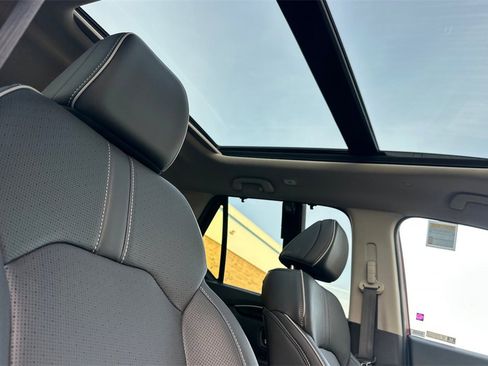 Certified 2024 Honda Pilot Elite image 18