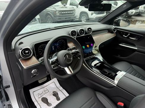 Used 2026 Mercedes-Benz GLC 300 image 3