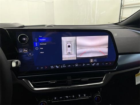 New 2026 Chevrolet Equinox EV LT image 29