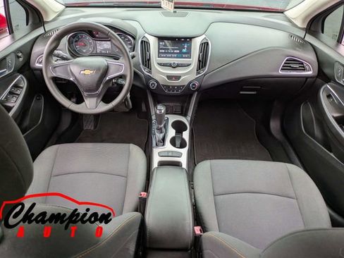 Used 2017 Chevrolet Cruze LS FWD image 17