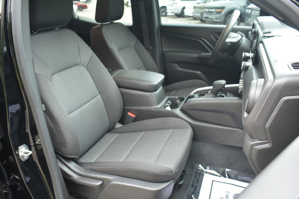 Used 2023 Chevrolet Colorado Trail Boss AWD/4WD image 17