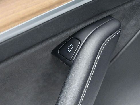 Used 2021 Tesla Model 3 Standard Range Plus RWD image 12